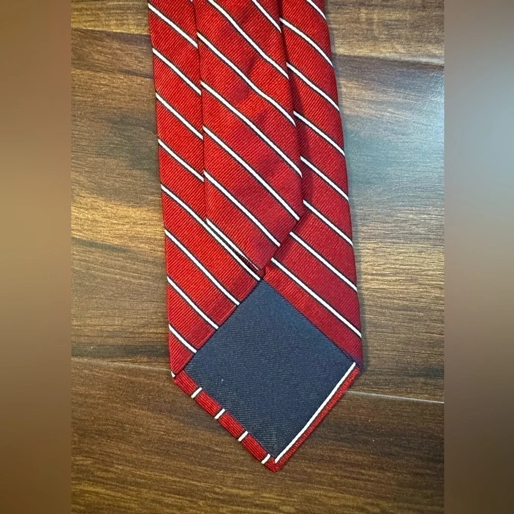 BREUER 100% Silk Red With White Stripes Repp Tie Made in Italy